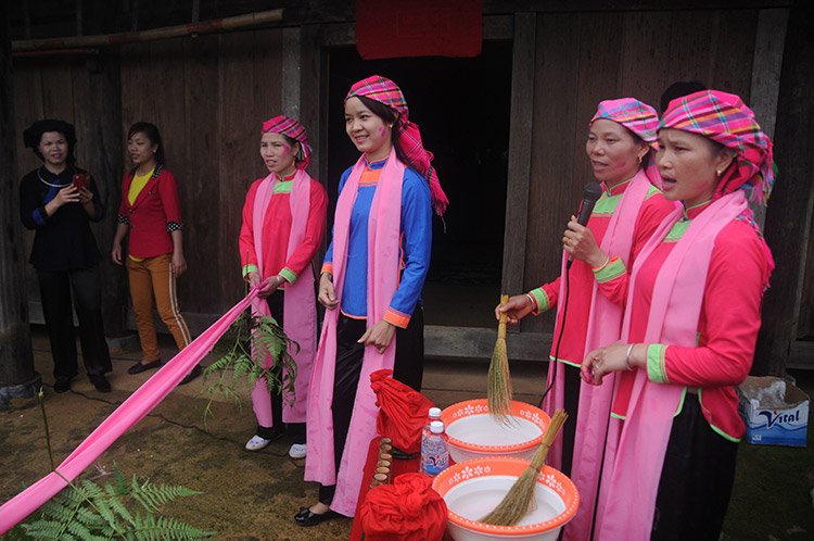 Ta Van Village Sapa Tour Ubuntu Hostel