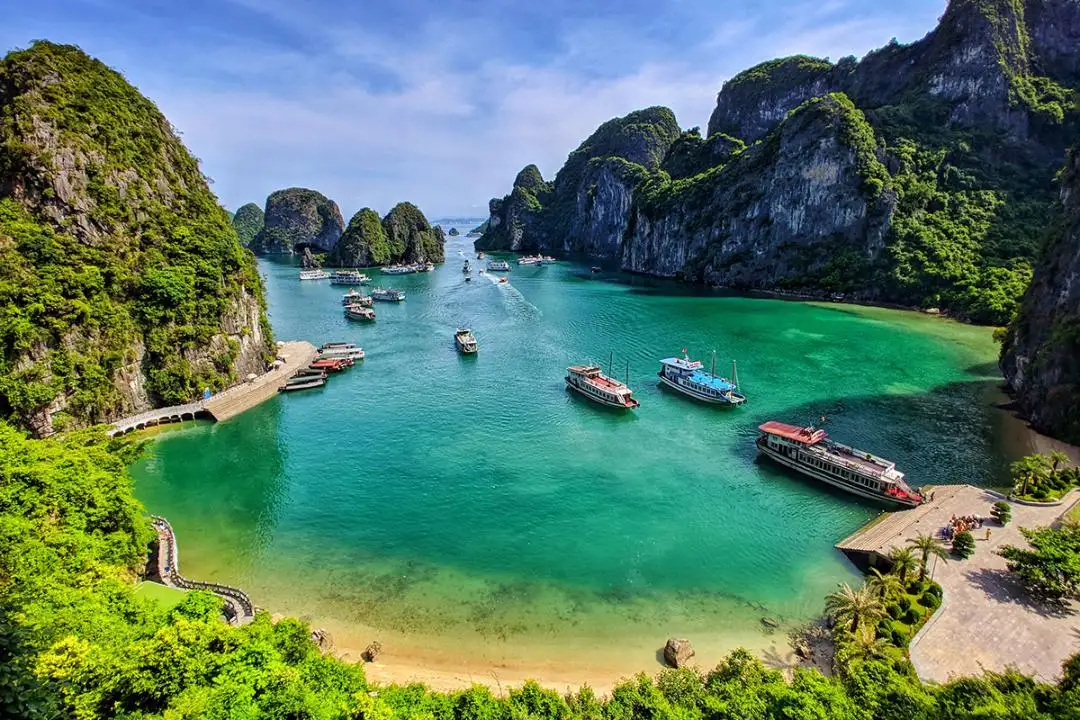 Ha-Long-Bay-Bai-Chay-Beach---2D1N-Tour--c3040fb6-977a-4283-8577-4b380175ec71 (1)